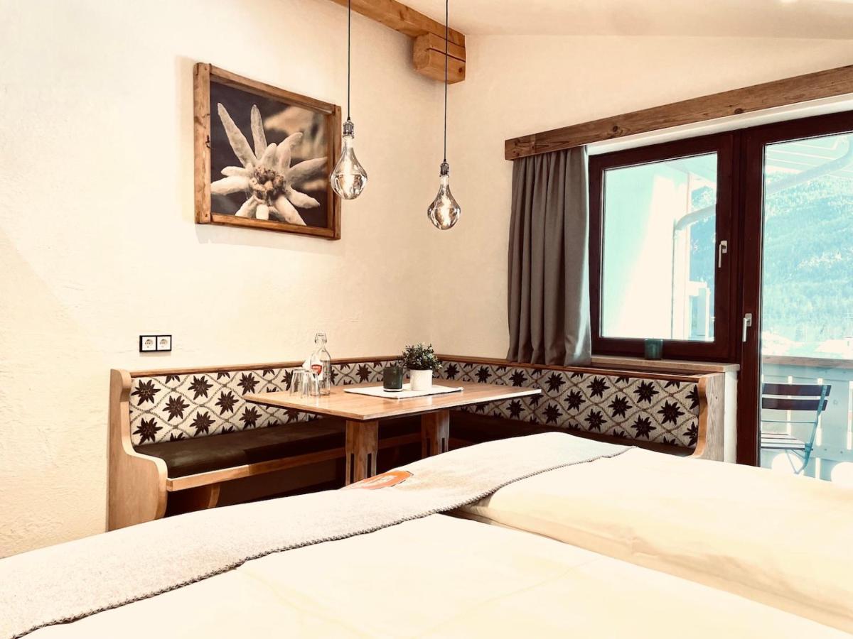 Pension Kreuzeck - Dein Gluecksplatz Am Lech Weissenbach am Lech Luaran gambar