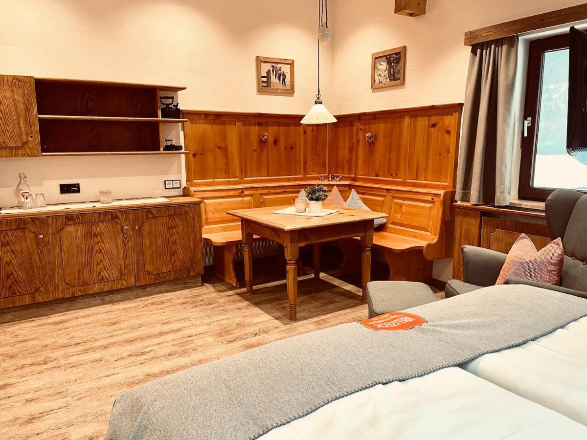 Pension Kreuzeck - Dein Gluecksplatz Am Lech Weissenbach am Lech Luaran gambar