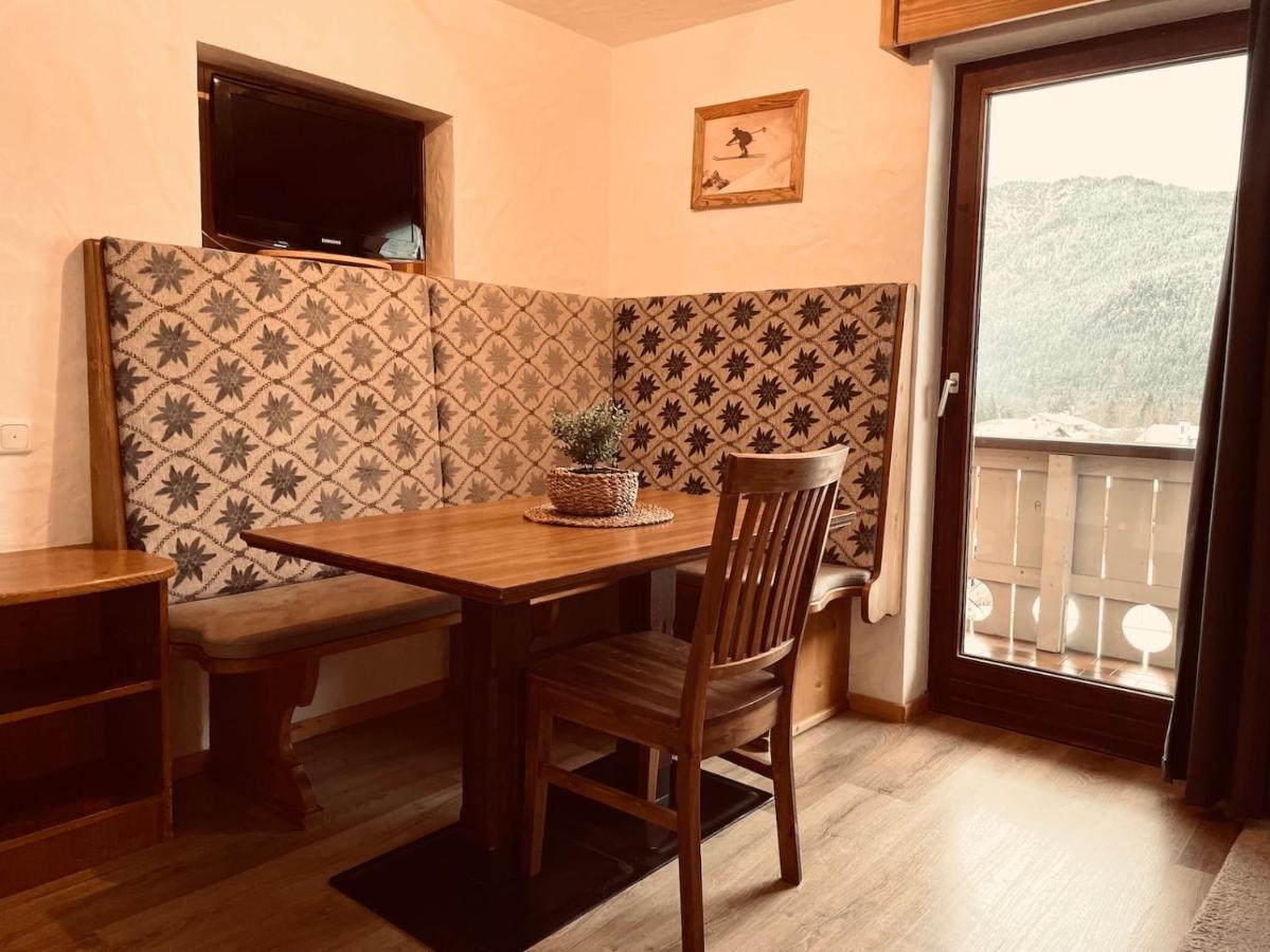 Pension Kreuzeck - Dein Gluecksplatz Am Lech Weissenbach am Lech Luaran gambar