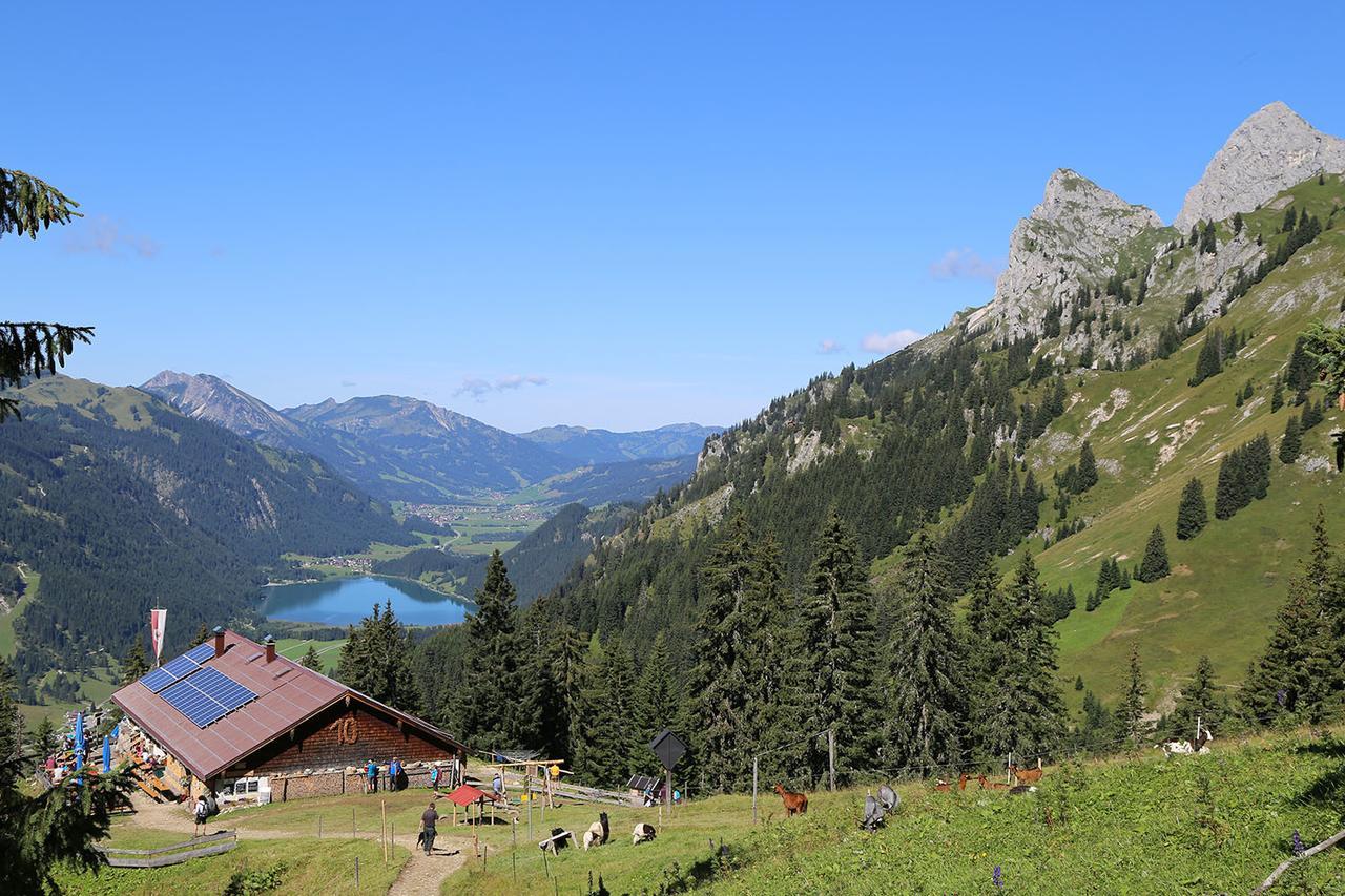 Pension Kreuzeck - Dein Gluecksplatz Am Lech Weissenbach am Lech Luaran gambar